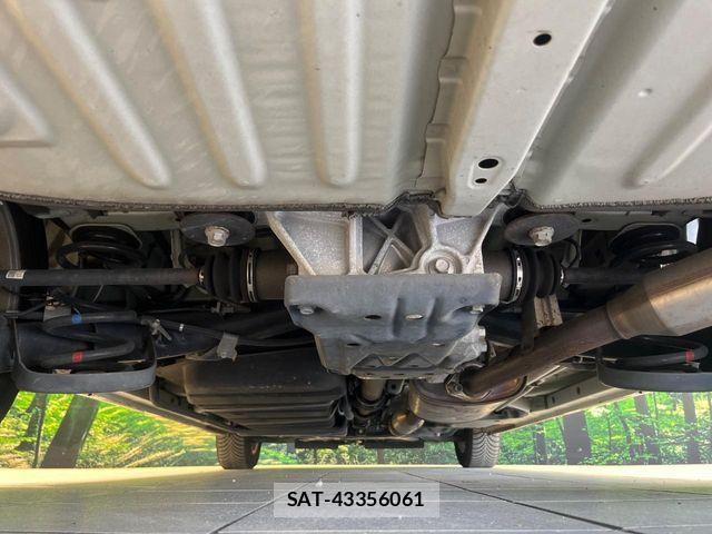Toyota NOAH 2017-08 6501186-18
