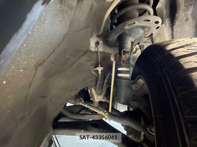 Toyota NOAH 2017-08 6501186-19