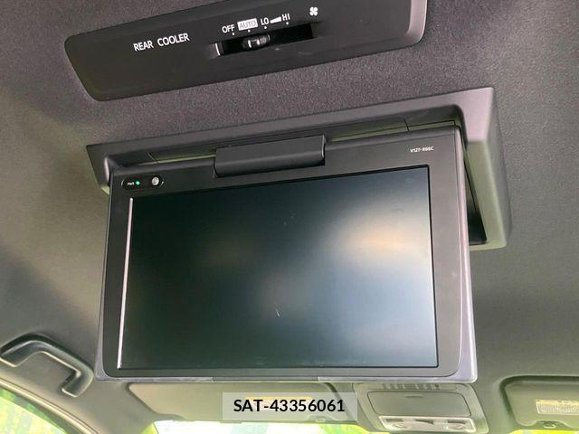 Toyota NOAH 2017-08 6501186-2