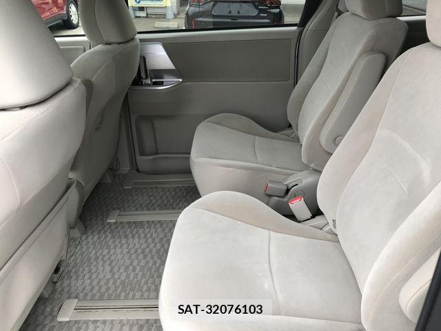 Toyota NOAH 2013-05 6613781-15