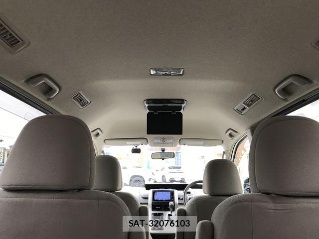 Toyota NOAH 2013-05 6613781-18