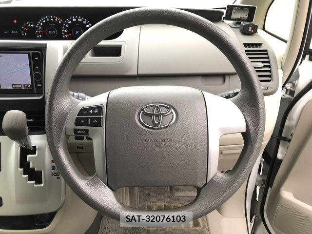 Toyota NOAH 2013-05 6613781-19