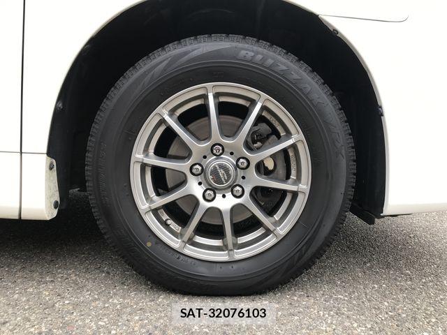Toyota NOAH 2013-05 6613781-27