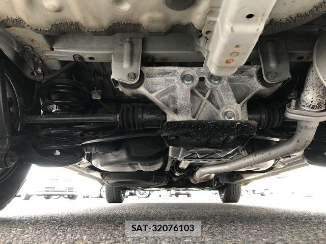 Toyota NOAH 2013-05 6613781-28