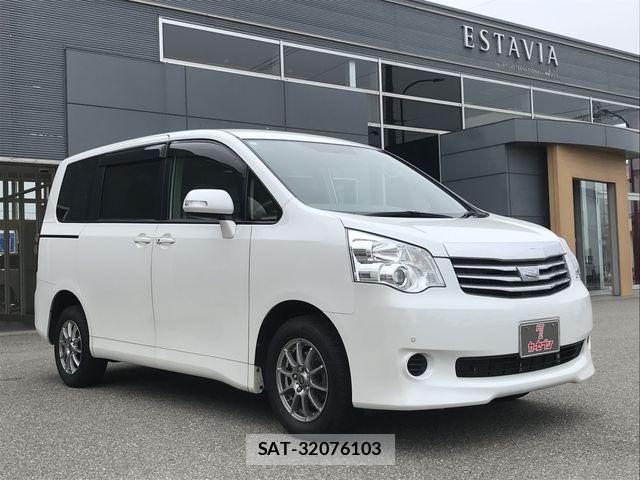 Toyota NOAH 2013-05 6613781-4