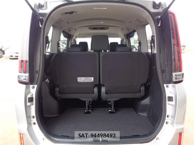Toyota NOAH 2020-09 6613780-12