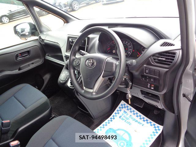 Toyota NOAH 2020-09 6613780-1