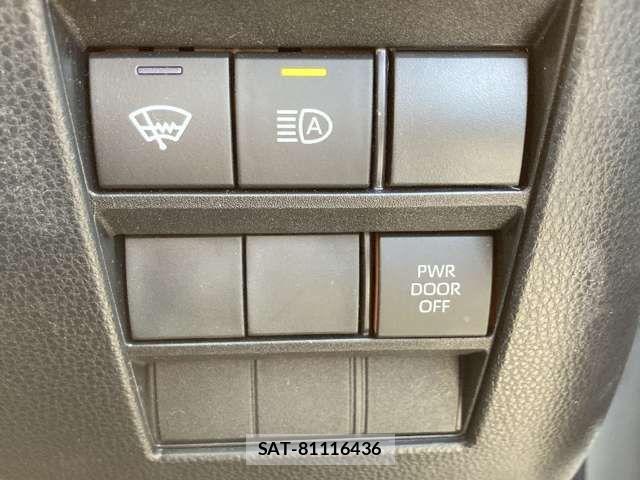 Toyota NOAH 2023-04 6613779-18