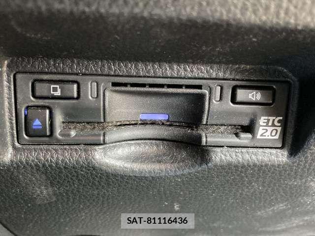 Toyota NOAH 2023-04 6613779-19