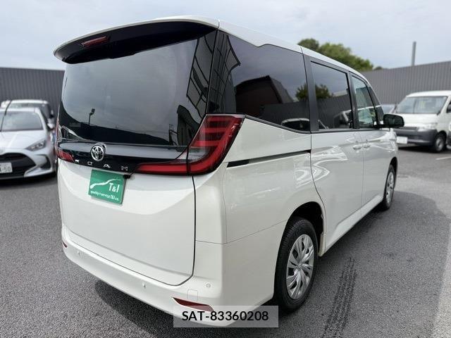 Toyota NOAH 2022-10 6672949-1