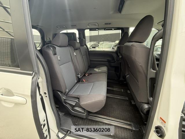 Toyota NOAH 2022-10 6672949-8