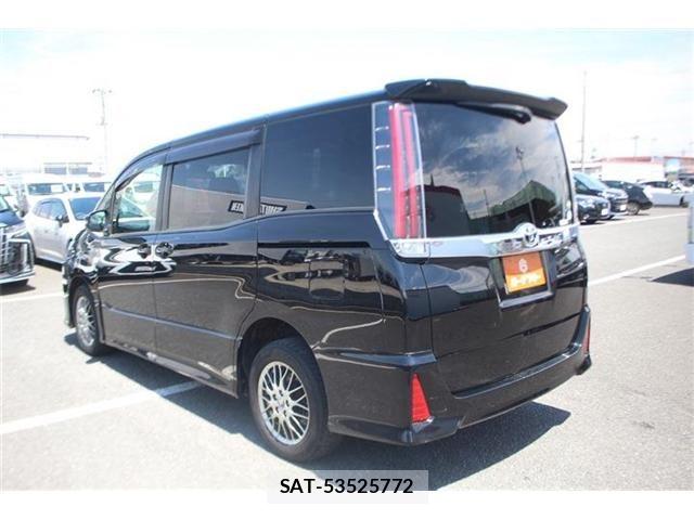 Toyota NOAH 2017-11 6682785-10