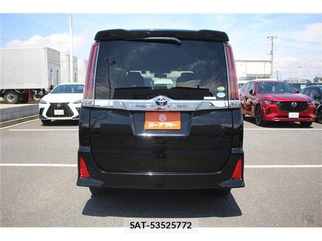 Toyota NOAH 2017-11 6682785-11