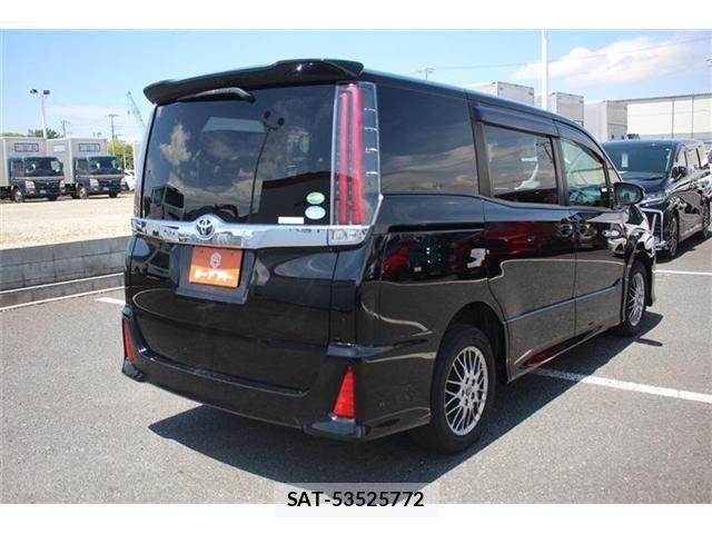 Toyota NOAH 2017-11 6682785-12