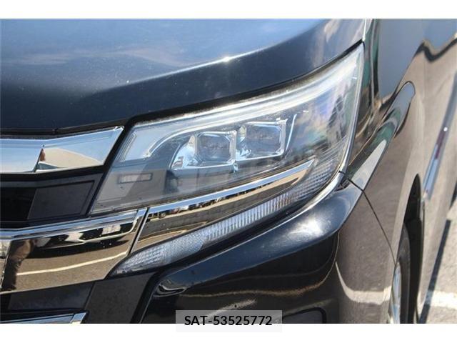 Toyota NOAH 2017-11 6682785-18