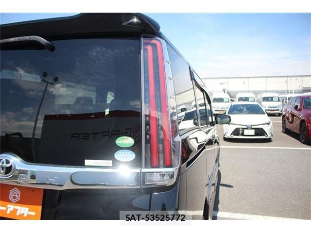 Toyota NOAH 2017-11 6682785-25