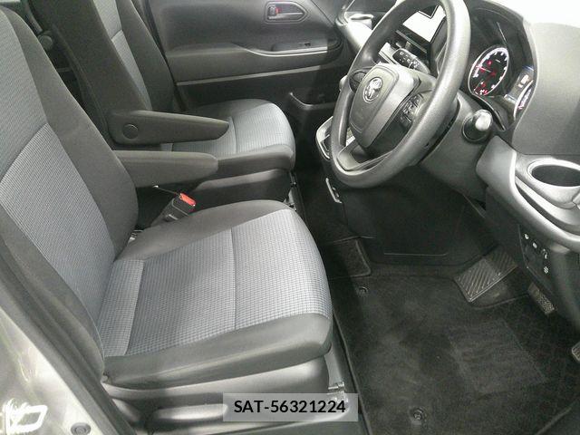 Toyota NOAH 2023-04 6716904-13