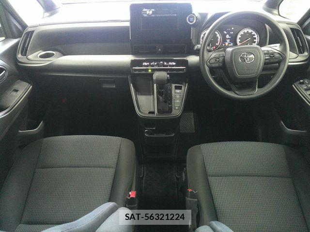 Toyota NOAH 2023-04 6716904-1