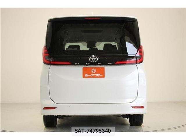Toyota NOAH 2022-04 6910360-11