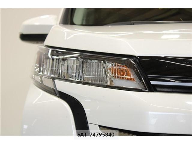 Toyota NOAH 2022-04 6910360-17