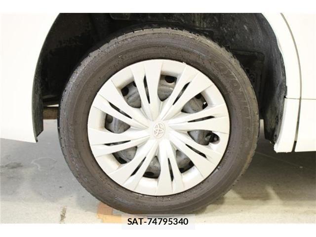Toyota NOAH 2022-04 6910360-23