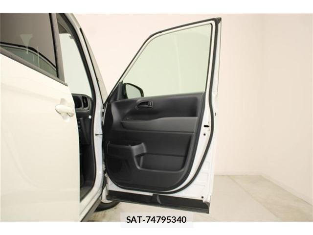 Toyota NOAH 2022-04 6910360-29