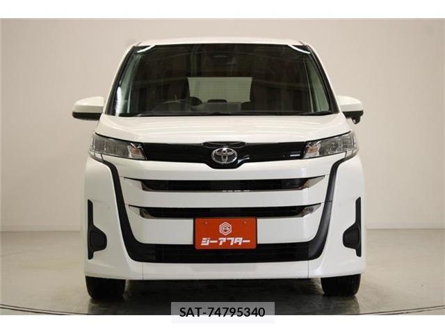 Toyota NOAH 2022-04 6910360-7