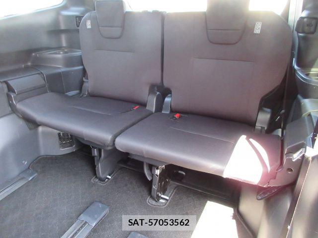 Toyota NOAH 2023-08 6910356-16
