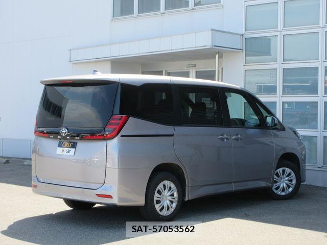 Toyota NOAH 2023-08 6910356-2
