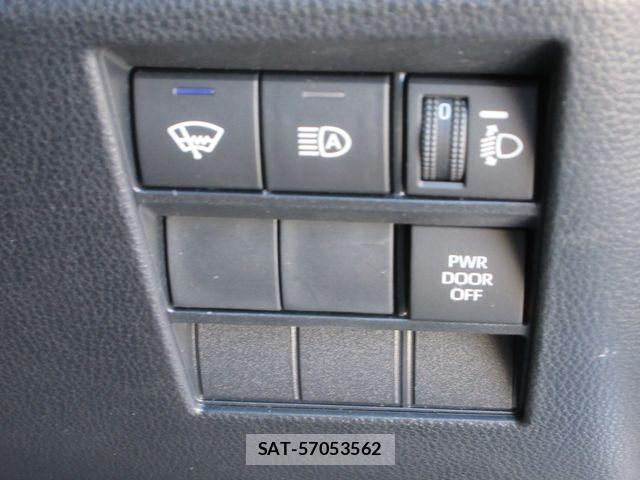 Toyota NOAH 2023-08 6910356-3