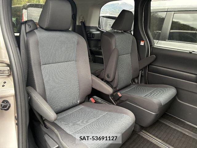 Toyota NOAH 2024-03 6910359-6
