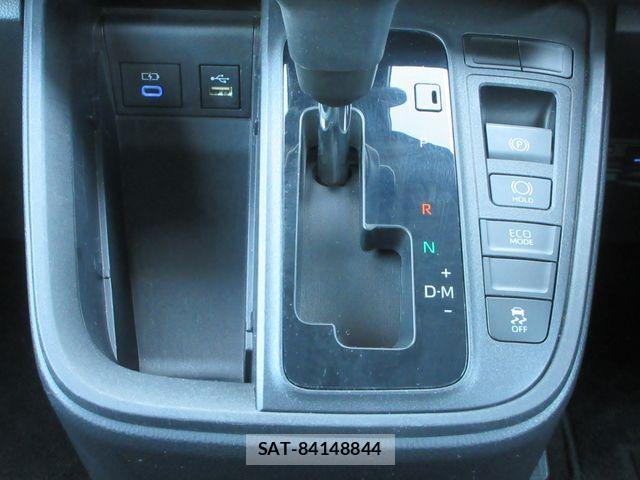 Toyota NOAH 2024-01 6910358-11