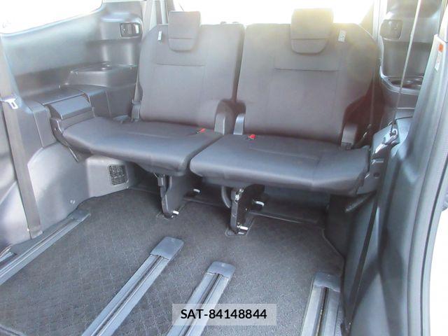 Toyota NOAH 2024-01 6910358-16