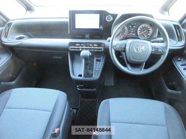 Toyota NOAH 2024-01 6910358-1