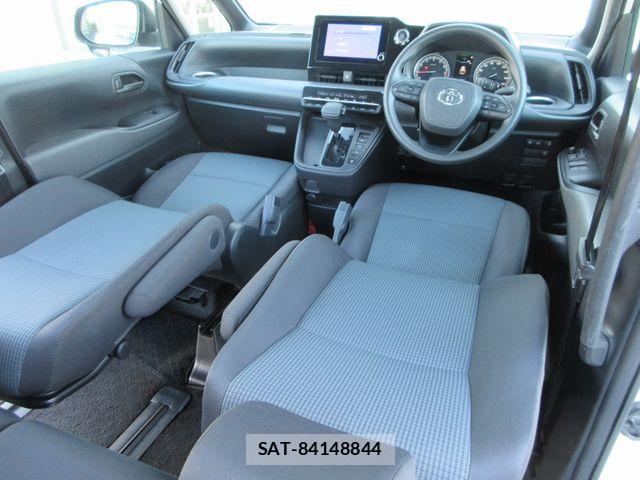 Toyota NOAH 2024-01 6910358-19