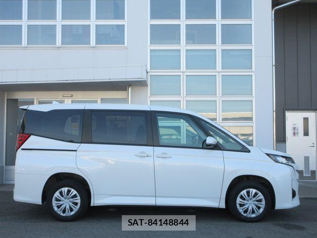 Toyota NOAH 2024-01 6910358-21