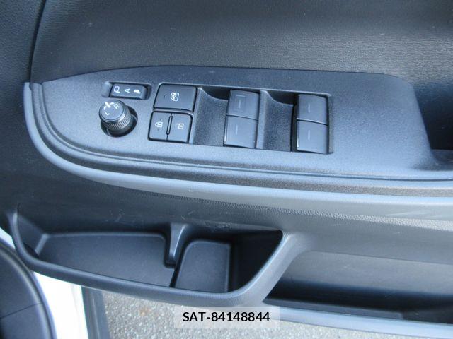 Toyota NOAH 2024-01 6910358-25