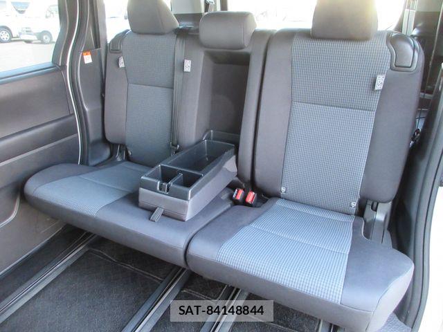 Toyota NOAH 2024-01 6910358-29
