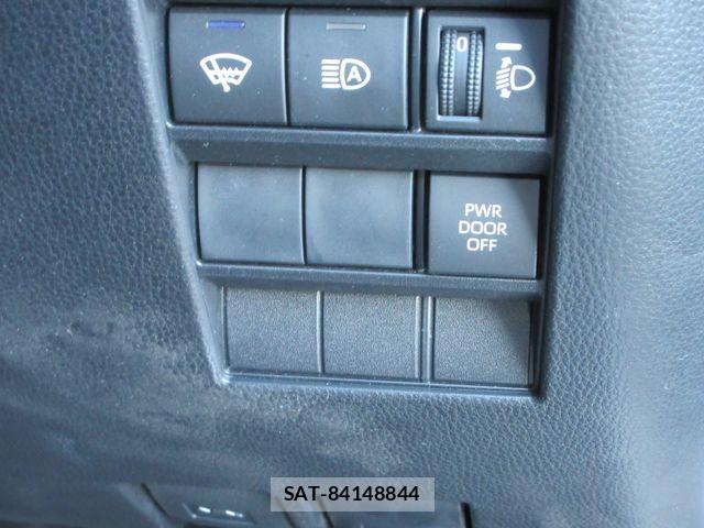 Toyota NOAH 2024-01 6910358-3