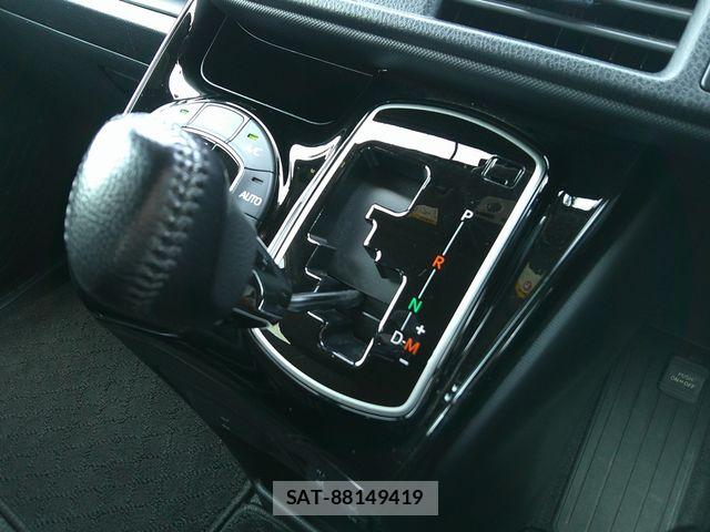 Toyota NOAH 2021-03 6910362-10
