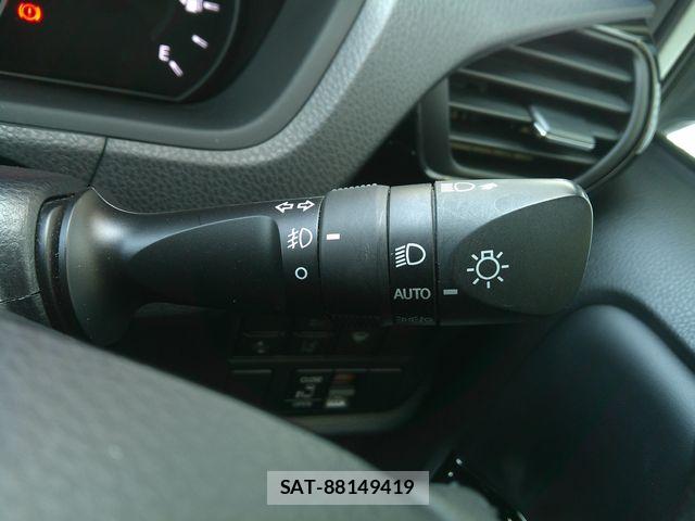Toyota NOAH 2021-03 6910362-13