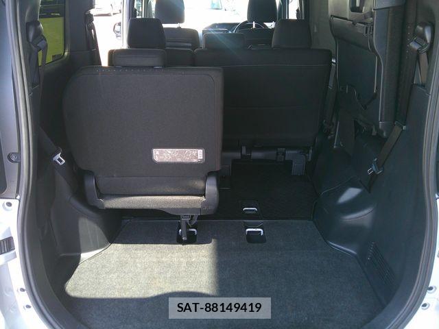 Toyota NOAH 2021-03 6910362-16