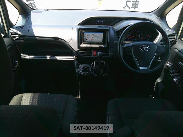 Toyota NOAH 2021-03 6910362-1