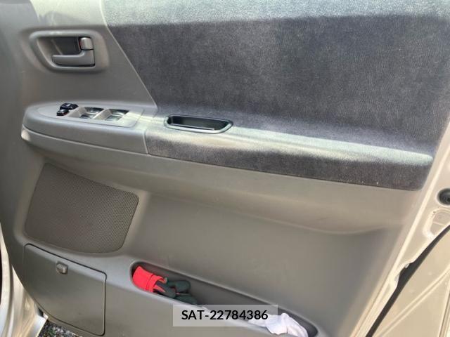 Toyota NOAH 2004-11 6910380-12
