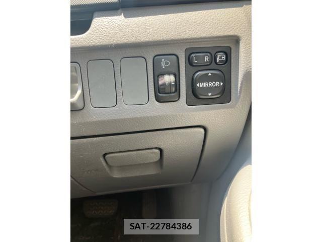 Toyota NOAH 2004-11 6910380-21