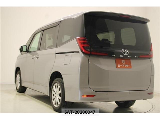 Toyota NOAH 2022-09 6910363-9