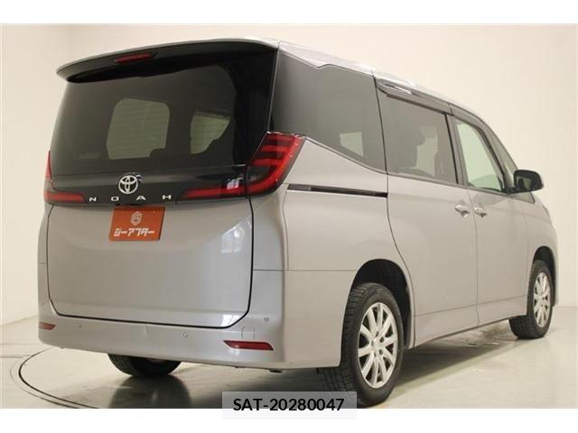 Toyota NOAH 2022-09 6910363-11