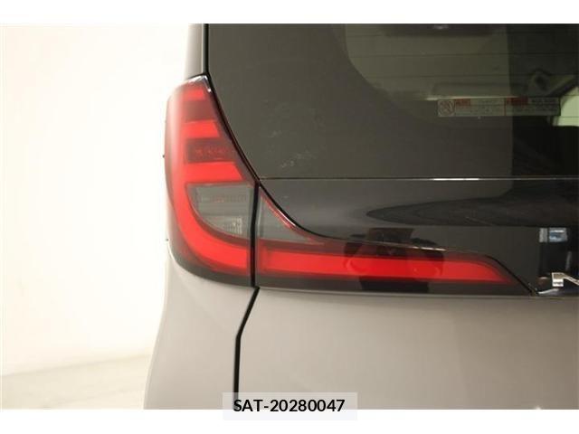 Toyota NOAH 2022-09 6910363-18