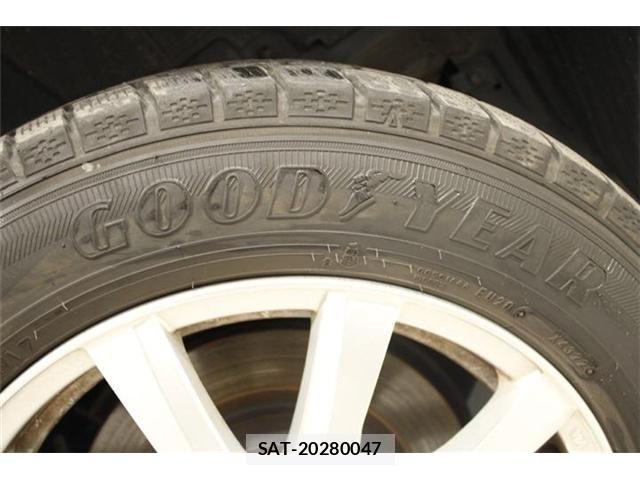 Toyota NOAH 2022-09 6910363-25