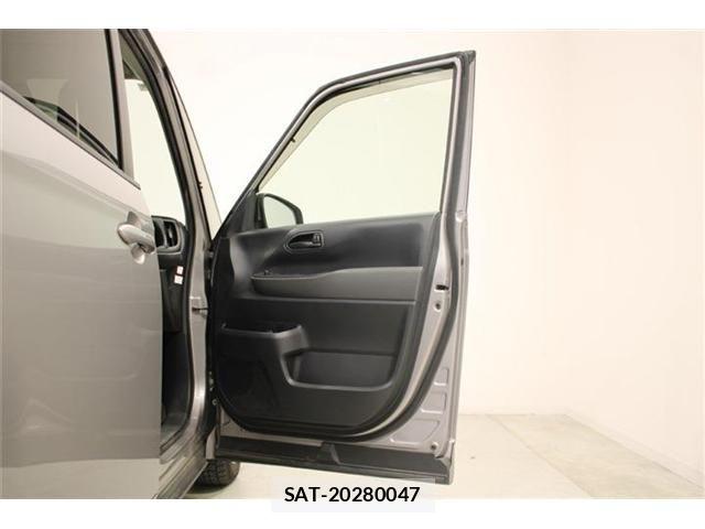 Toyota NOAH 2022-09 6910363-28